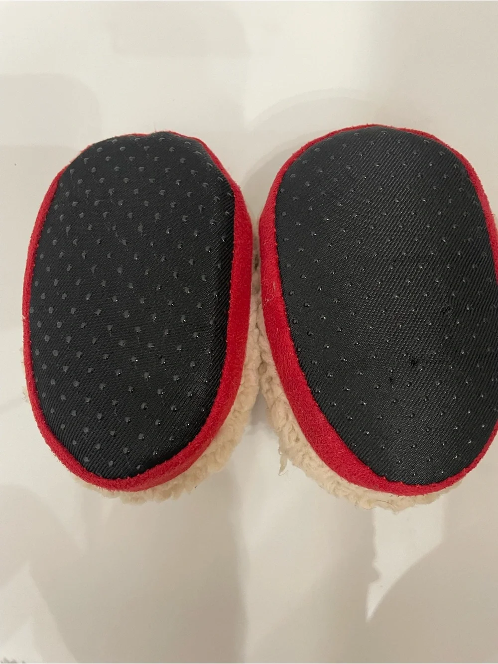 dearfoams Cream Sherpa 'Baby Bear' Kids Slippers with Red Plaid Trim